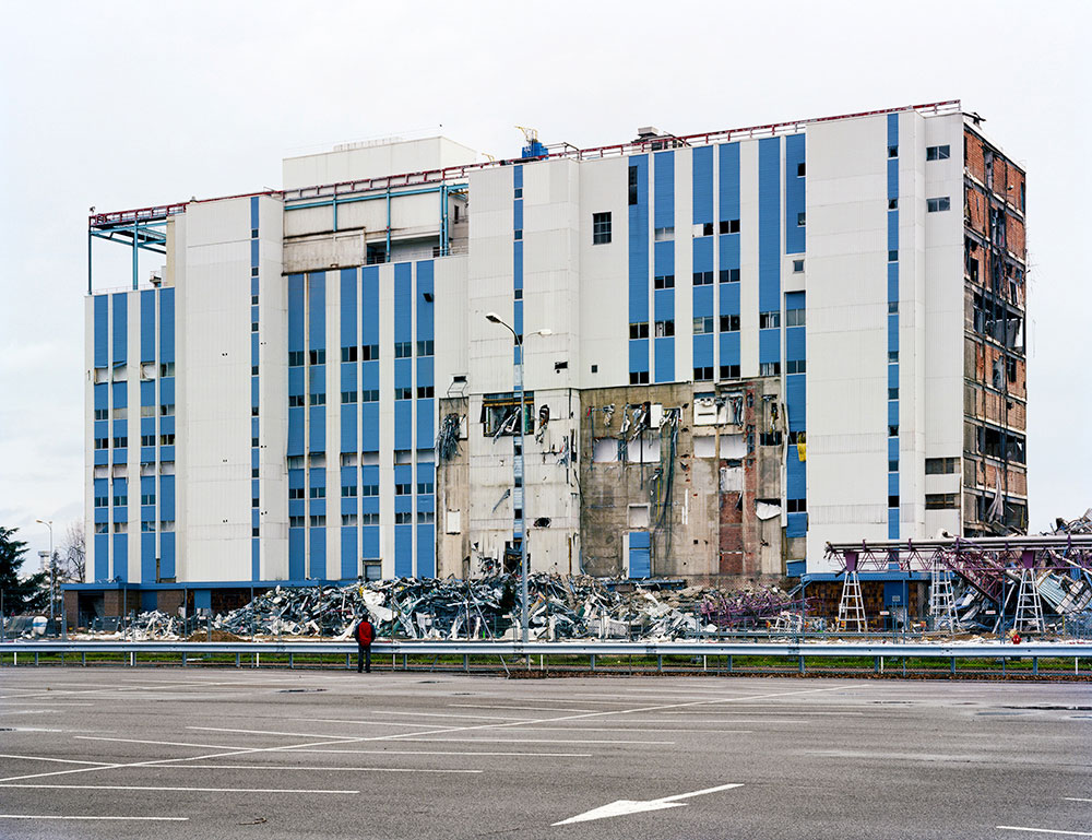 AFTER THE FAILED IMPLOSION OF THE KODAK-PATHÉ BUILDING GL, CHALON-SUR-SAÔNE, FRANCE DECEMBER 10, 2007